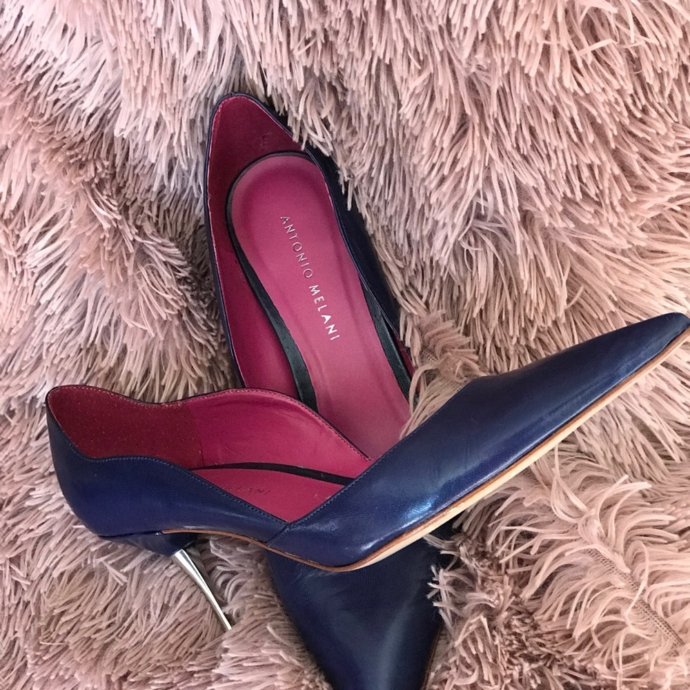Antonio Melani soft kid skin leather pump. Pristine condition!